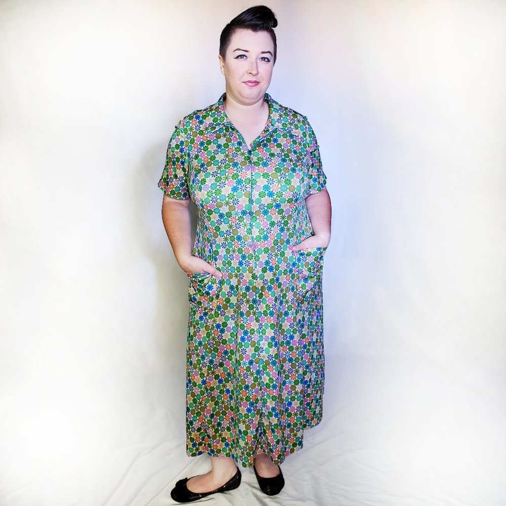 True vintage! Atomic Flower Housedress